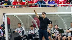 Barcola zadebiutuje w pierwszym składzie? Iraola odkrywa karty przed hitem z Atletico