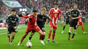 Bayern drżał o wynik z Frankfurtem, a Leverkusen zawodzi w Berlinie