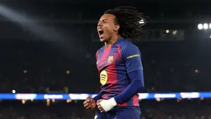 Bayern Monachium chce Julesa Koundé. Pięć klubów Premier League też go obserwuje
