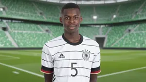 Bayern Monachium odzyskuje talent. Noël Aseko-Nkili zastąpi Goretzkę