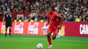 Bayern szykuje 100 mln euro za Johana Manzambiego