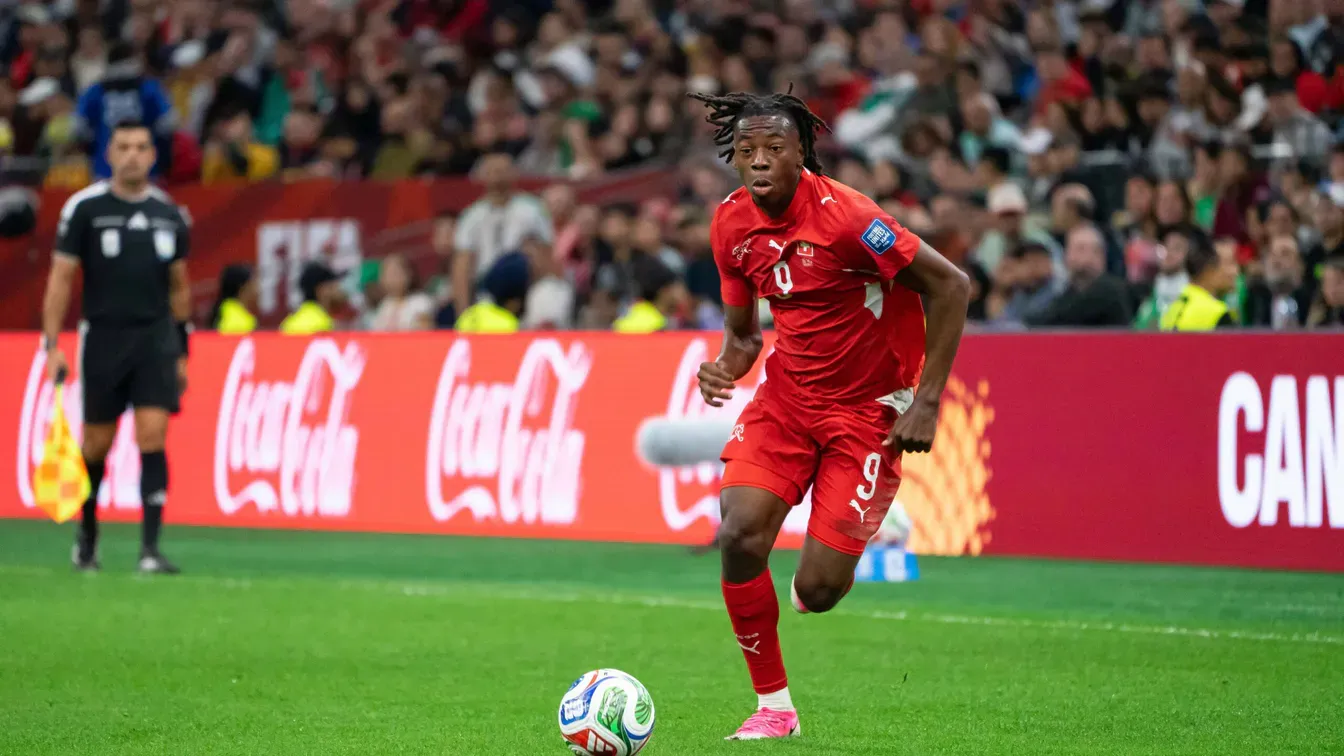Bayern szykuje 100 mln euro za Johana Manzambiego