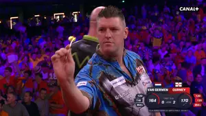 Big fish daryla gurneya! Pierwsza wielka ryba złowiona podczas World Series of Darts Finals 2026