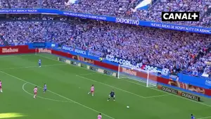 Błąd Brighta Ede dał Valencii gola kontaktowego