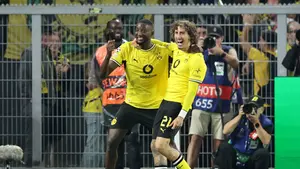 Borussia Dortmund drżała o wynik do końca. Bohater strzelił gola do niewłaściwej bramki