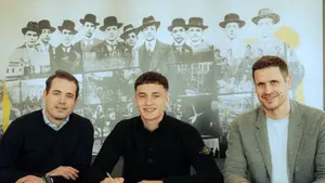 Borussia Dortmund podjęła kluczową decyzję. Wschodząca gwiazda zostaje w klubie na dłużej