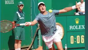 Brazylijski cudotwórca rzucił wyzwanie gigantom. Berrettini bez szans w Monte Carlo