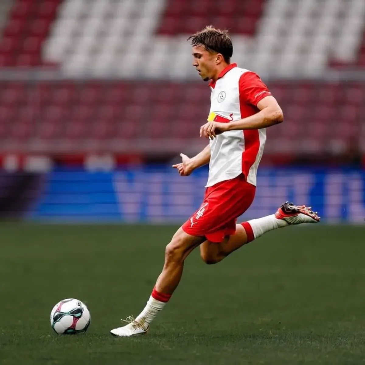 Brentford rozbija bank za talent z Salzburga. Transferowy hit stał się faktem
