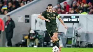 Były kapitan rywali zmienia klub. Zaskakujący ruch w Eredivisie stał się faktem