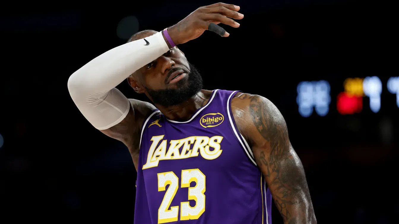 Cała NBA wstrzymała oddech. LeBron James podjął decyzję, która paraliżuje ligę