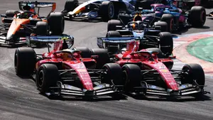 Charles Leclerc szczerze o rywalizacji z Hamiltonem. Nie chciał go kopiować