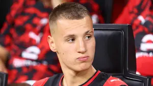 Chelsea i Tottenham zainteresowane talentem Milanu. Brak minut Camardy budzi zainteresowanie