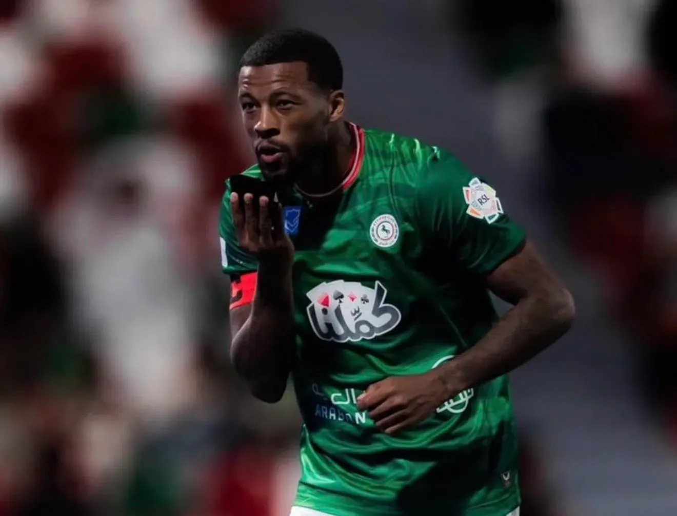 Chelsea nie pozyska Georginio Wijnalduma i dementuje doniesienia o transferze pomocnika
