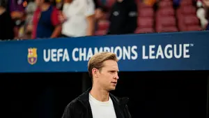 Chelsea obserwuje Frenkiego de Jonga. Możliwy ruch już zimą