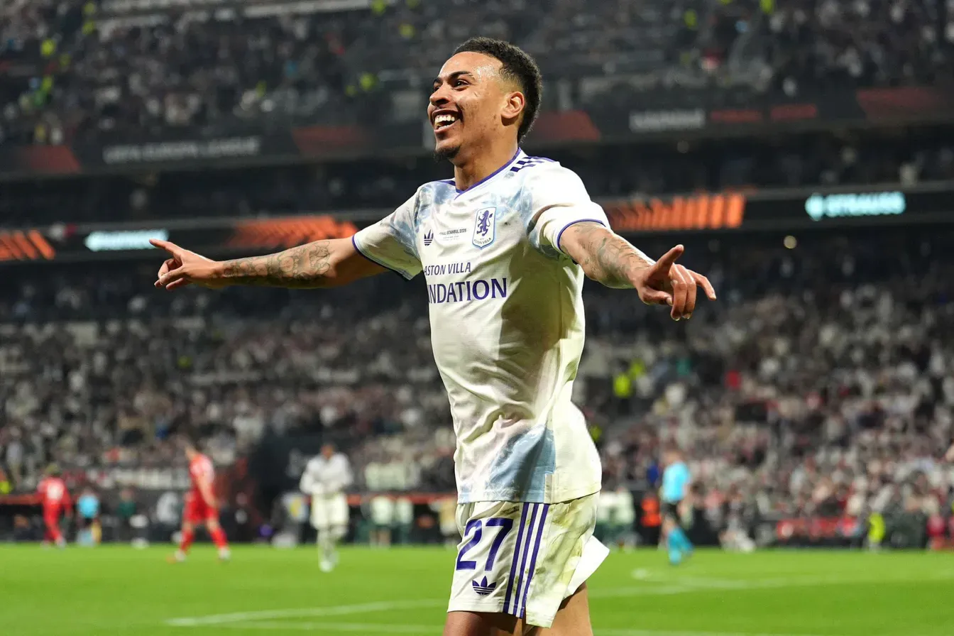Chelsea rozbija bank i kradnie cel transferowy Arsenalu. Rekordowa kwota za Morgana Rogersa