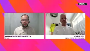 Chris Foy: „Moim zdaniem właściwy werdykt to: żółta kartka dla Bruno i czerwona kartka dla Fodena”.