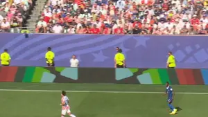 Chwila nieuwagi i. Kylian Mbappe takich okazji nie przepuszcza Oglądaj mecze mistrzostw świata w Telewizji Polskiej
