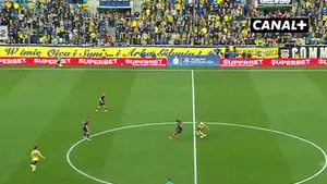 Chwilę potrwała analiza VAR. Ostatecznie jednak gol uznany! Espiau wyrównuje! Oglądaj w CANAL+: