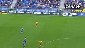 Ciekawie to sobie wymyślił Morgan Fassbender! Gol klatką piersiową zawodnika Korony Kielce! Oglądaj: