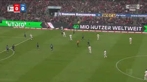 Co to jest za przewrotka! Spójrzcie tylko, jaką bramkę nam tu wyczarował Ragnar Ache, wooow! Coś pięknego!