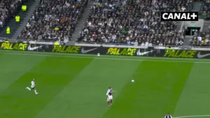 Cudowna akcja aston villi! A to podanie Matty’ego Casha? Palce lizać! Już dziś The Villains zagrają przeciwko PSG w Supe
