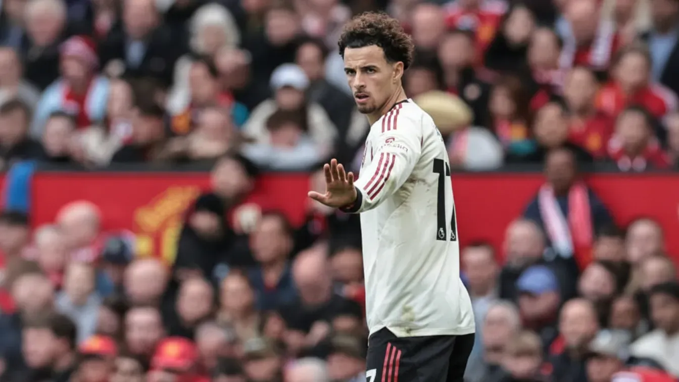 Curtis Jones opuści Anfield? Pomocnik porozumiał się z mistrzem Włoch