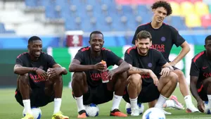 Dembele i Kvaratskhelia wybrali faworyta Złotej Piłki. Gwiazdy PSG wspierają się przed galą