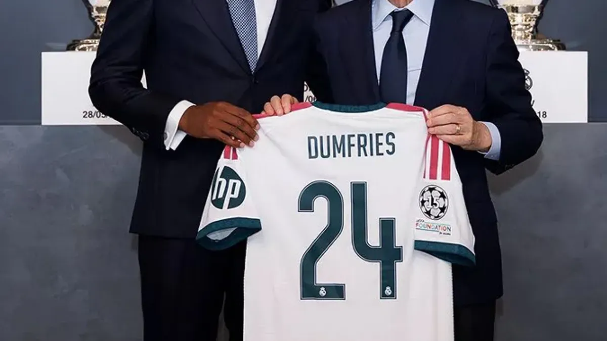 Denzel Dumfries oficjalnie w Realu Madryt. Florentino Pérez zaprezentował nowy nabytek