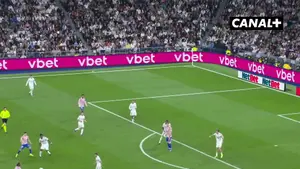 Derby Madrytu to często mecze walki, ale to nie oznacza, że nie ma tam przepięknych trafień - jak choćby w