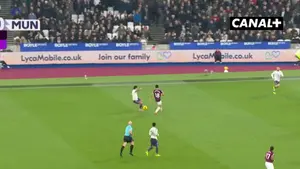 "Dostawienie nogi" w wersji premium! Benjamin Sesko w efektownym stylu ratuje remis dla Manchesteru United! Oglądaj Prem
