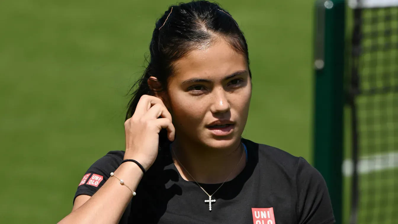 Dramat Emmy Raducanu. Mistrzyni US Open na kulach, a to dopiero początek złych wieści
