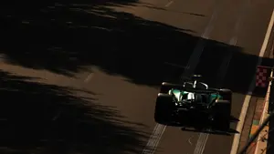 Dramat w Astonie Martinie. Adrian Newey czuje się bezsilny, a Alonso nawet nie wyjechał na tor
