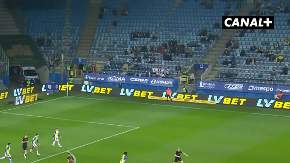 Drugi mecz z rzędu z golem Sebastiana Kerka! Sporo szczęścia przy tej akcji, ale ważne dla Zagłębia, że piłka