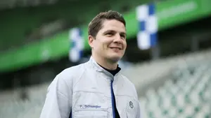Dyrektor sportowy Wolfsburga schodzi na ławkę. Pirmin Schwegler ratuje klub przed spadkiem