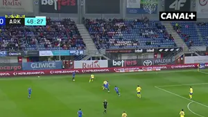 Dzieje się w Gliwicach! Dwa gole na początek drugiej połowy, a Piast prowadzi 2:1 Oglądaj w CANAL+: