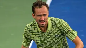 Dziwny koniec turnieju w Dubaju. Daniil Medvedev wygrywa bez gry w finale