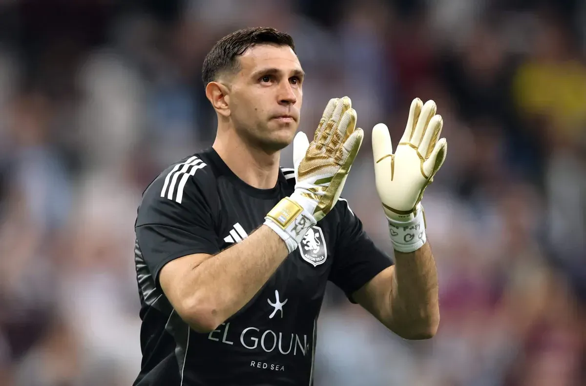 Emiliano Martinez blisko transferu do Juventusu. Włosi złożyli nową ofertę