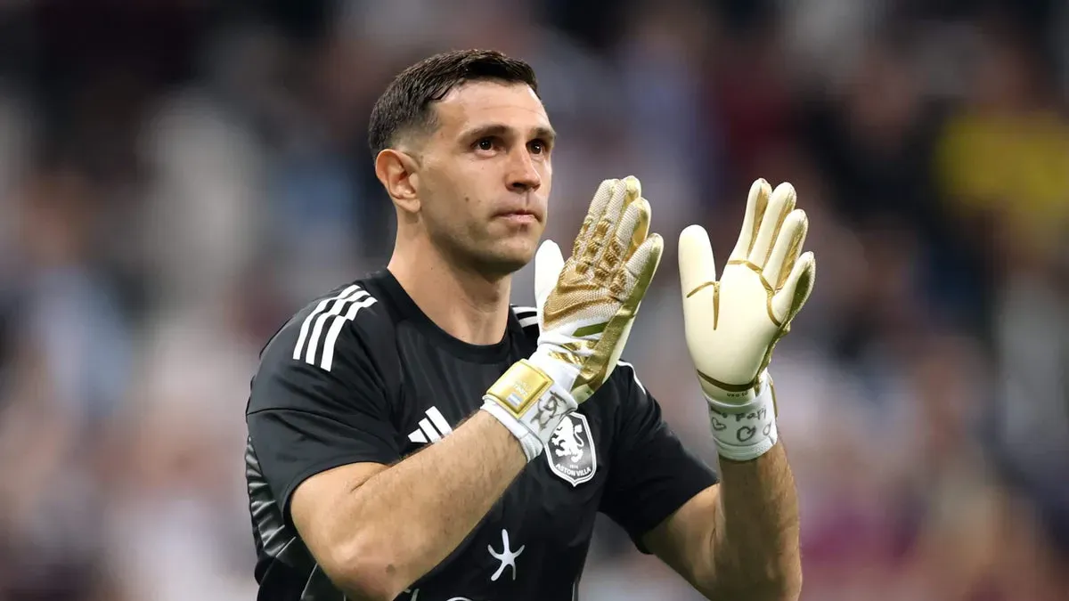 Emiliano Martinez blisko transferu do Juventusu. Włosi złożyli nową ofertę