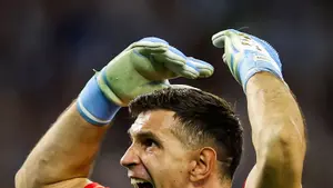 Emiliano Martinez podjął decyzję w sprawie Chelsea. Argentyńczyk czeka na ruch Londyńczyków