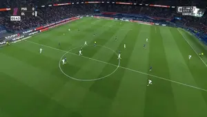 Endrick strzela Psg! Brazylijczyk idealnie to zmieścił. Kapitalnie zaczyna się ten hitowy mecz dla OL. Mecz trwa w Eleve