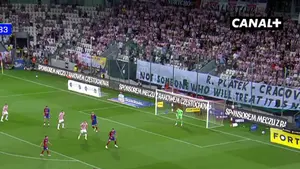 Euforia przy Kałuży! Cracovia prowadzi z Rakowem