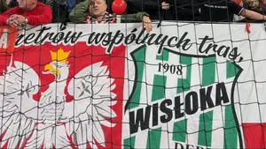 Fantastycznie bawią się nasi kibice w Szwecji, a przesłanie przyśpiewki. Miejmy nadzieję, że się spełni!