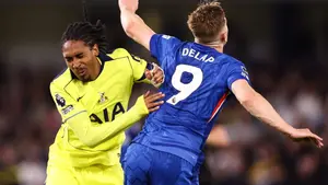 Fatalna kontuzja obrońcy Tottenhamu. Djed Spence zagra w specjalnej masce