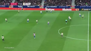 Fatalny błąd Joana Garcii. Atletico Madryt błyskawicznie karze Barcelonę