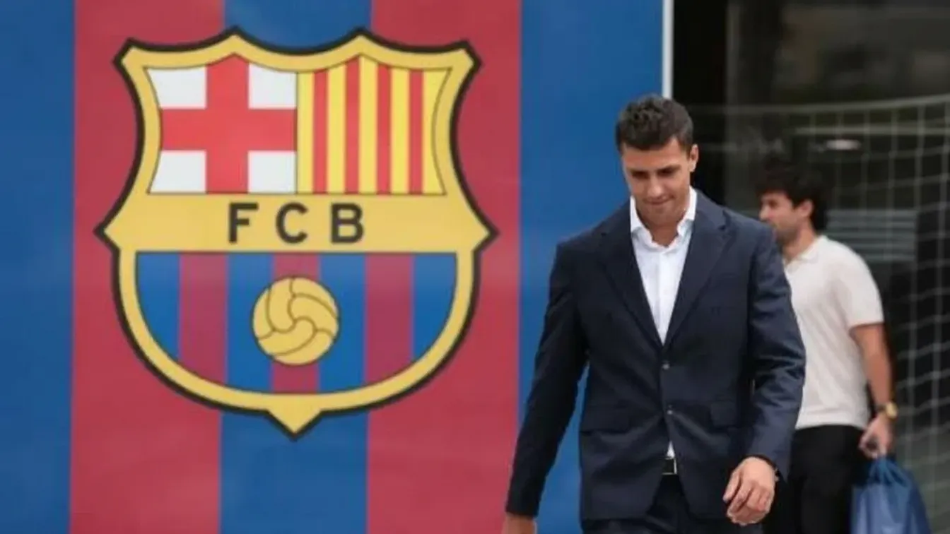FC Barcelona podjęła decyzję w sprawie debiutu Rodriego. Hansi Flick rozwiał wątpliwości