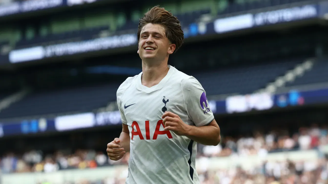 FC Köln czeka na decyzję w sprawie utalentowanego skrzydłowego Tottenhamu.