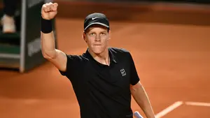 Federer i Djoković mogą stracić wielki rekord. Jannik Sinner przed historyczną szansą w Paryżu