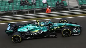 Fernando Alonso przerywa milczenie. Nowy bolid Aston Martina w końcu wyjechał na tor
