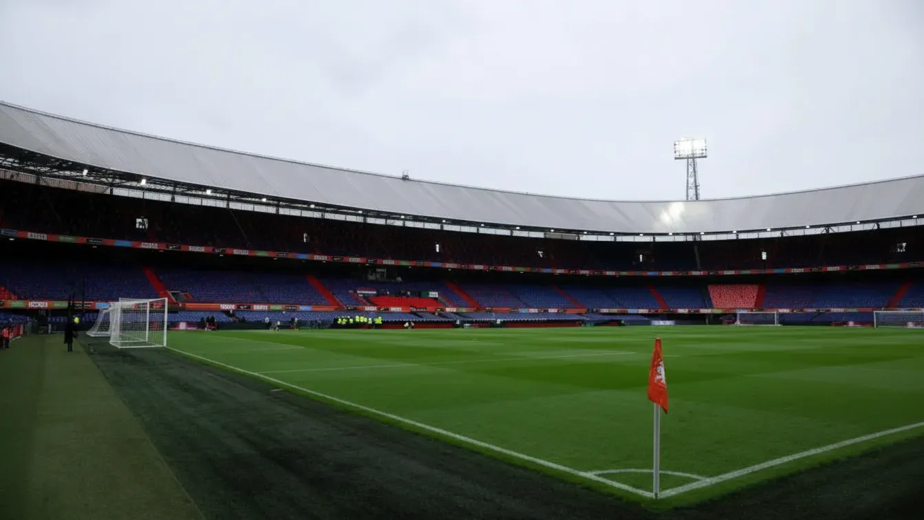 Feyenoord traci punkty i obrońcę. Jasna deklaracja w sprawie transferu do Rzymu