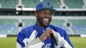 Floyd Mayweather wraca do ringu. Rywalem 18-krotny mistrz świata, znamy datę i miejsce